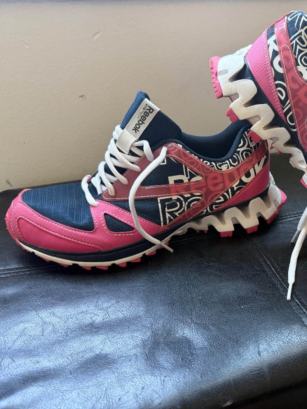 Newish Reebok Tennis Shoes